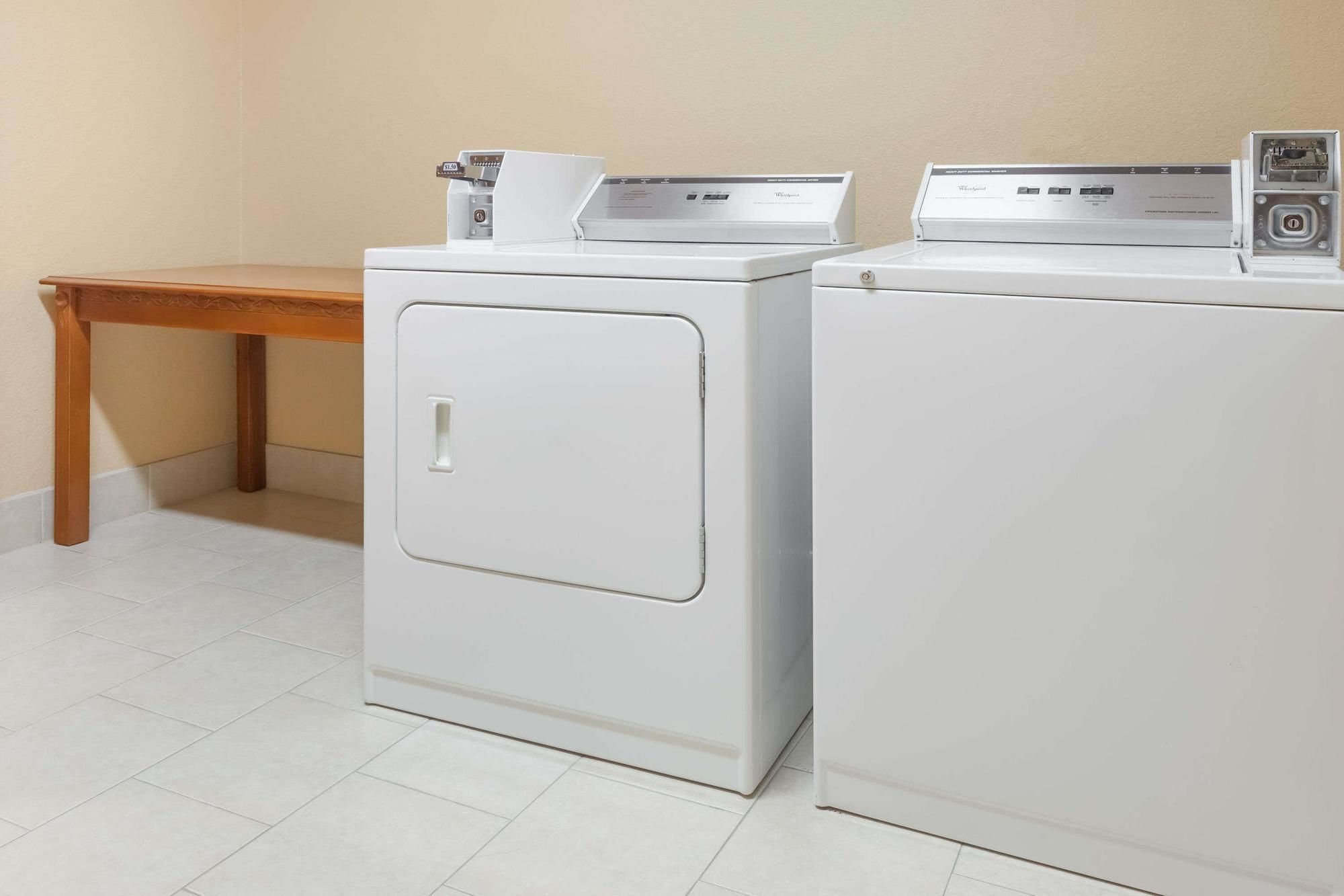 Hampton Inn & Suites Mcalester Bagian luar foto